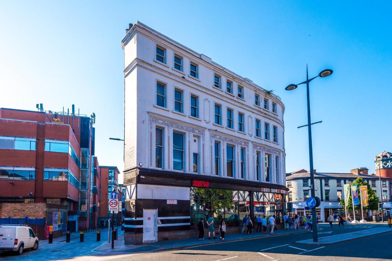 Stylish Apartment Located In The City Centre Of Liverpool Bagian luar foto